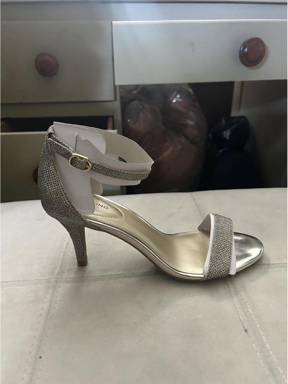 Bandolino Madia gold/silver glam heels size 8.5 New in the box